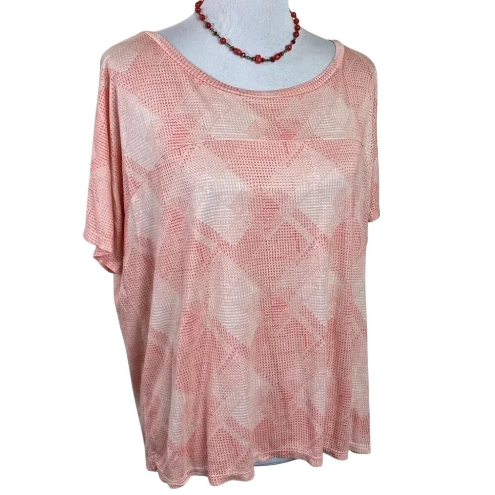 Old Navy XL salmon & white print casual tee shirt